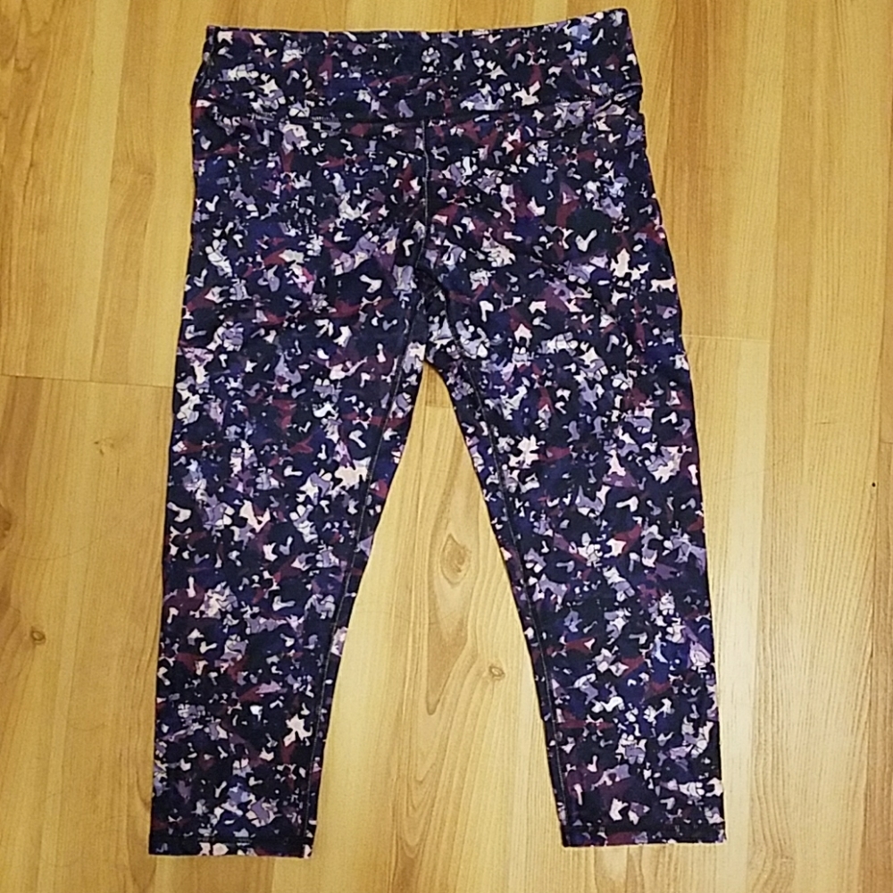 Fabletics purple camouflage 7/8 leggings